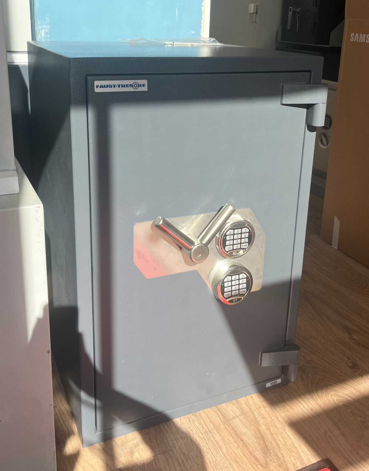 Wertschutz- und Dokumententresor Banker M 85 EL +EL