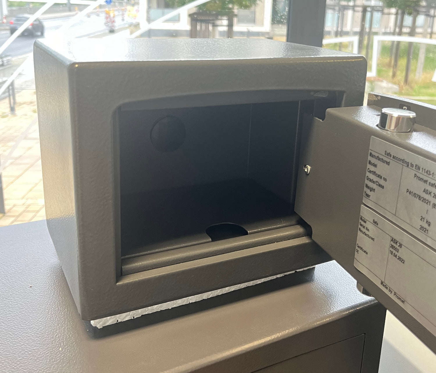 Wertschutz- und Möbeltresor ASK 20 KL