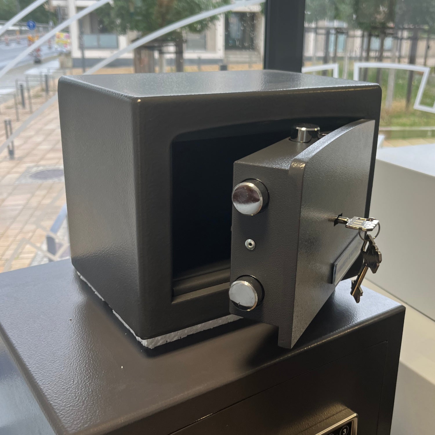 Wertschutz- und Möbeltresor ASK 20 KL