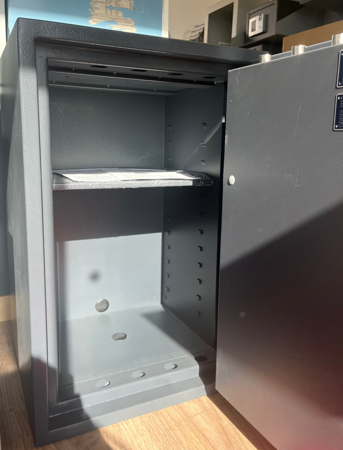 Wertschutz- und Dokumententresor Banker M 85 EL +EL