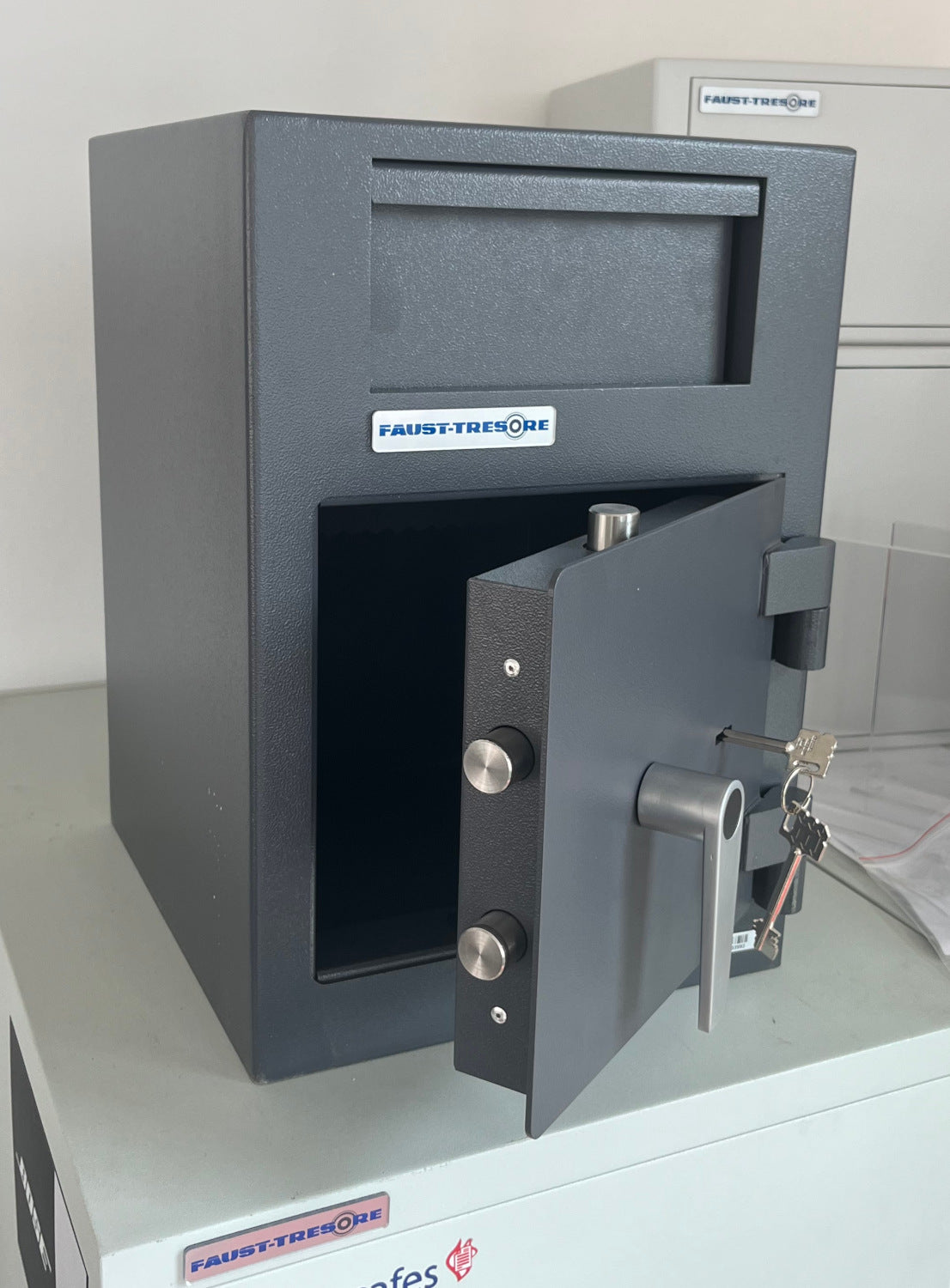Einwurf- und Deposittresor ASD 19 KL