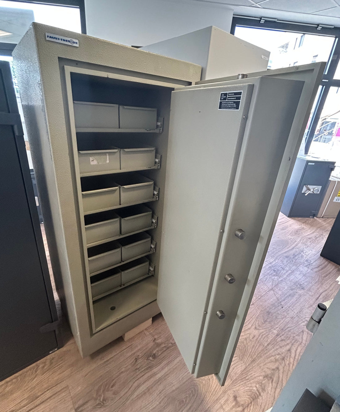 Wertschutz-/ Geschäftstresor GTB-S 160 KL