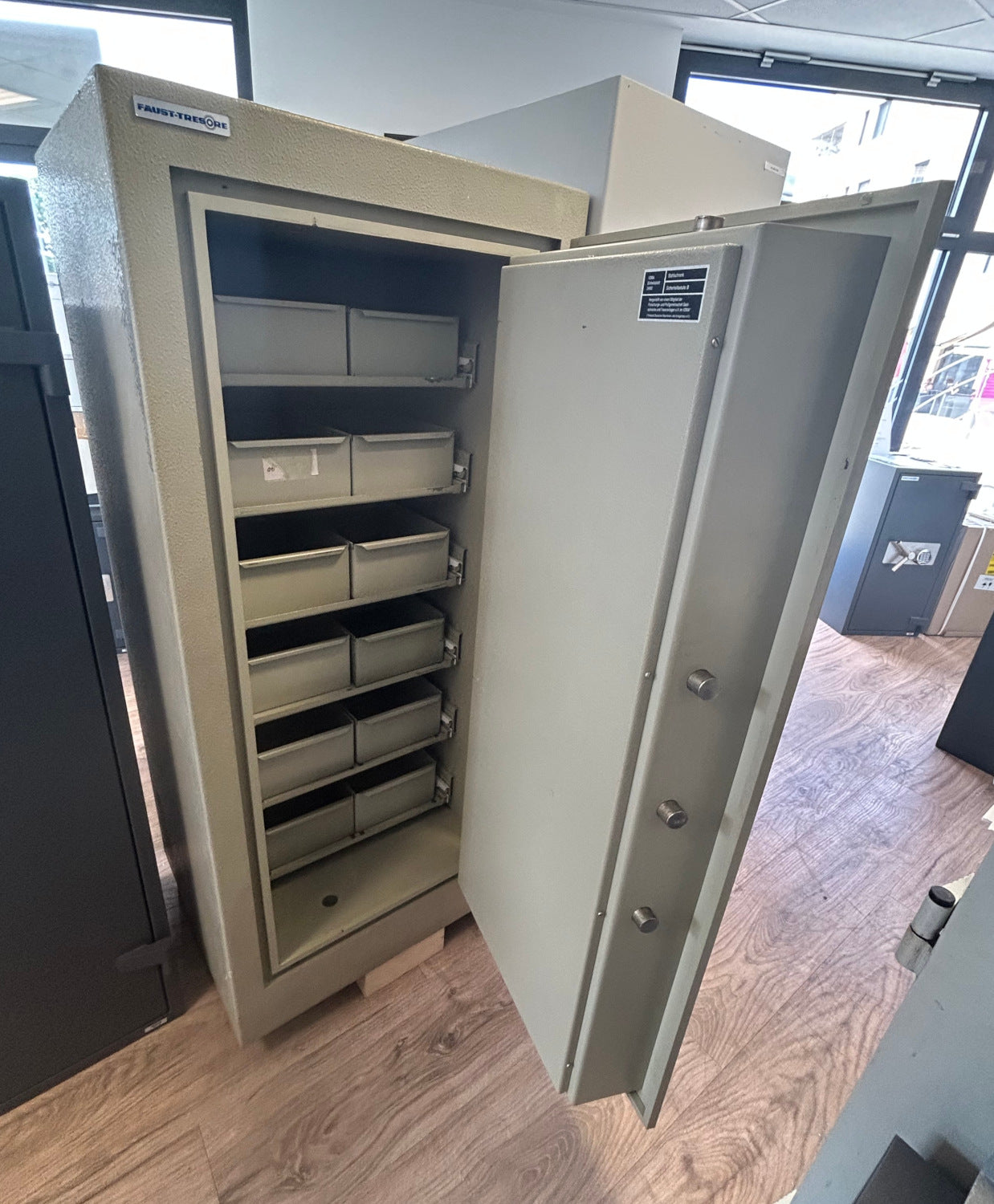 Wertschutz-/ Geschäftstresor GTB-S 160 KL