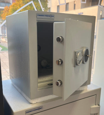 Wertschutz- und Möbeltresor Siegerland 0 45/4