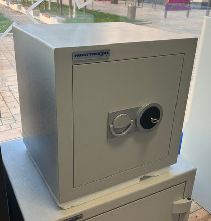 Wertschutz- und Möbeltresor Siegerland 0 45/4