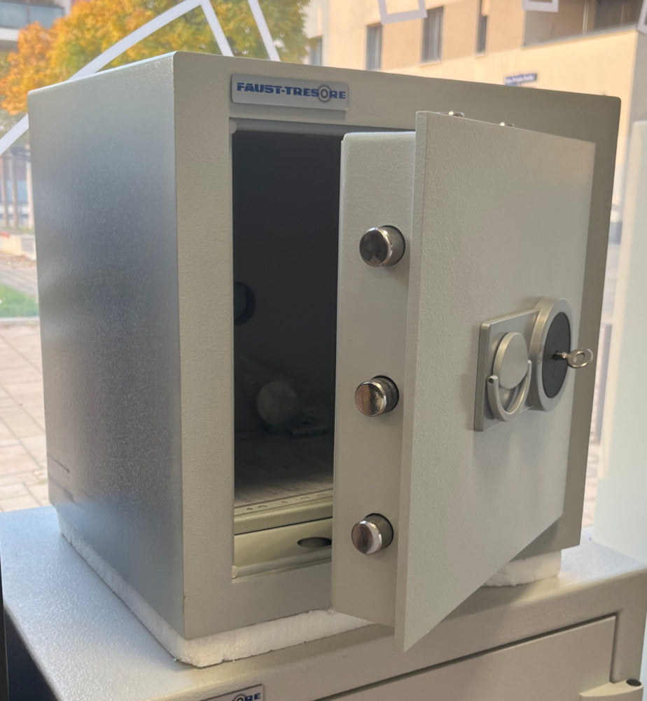 Wertschutz- und Möbeltresor Siegerland 0 45/4