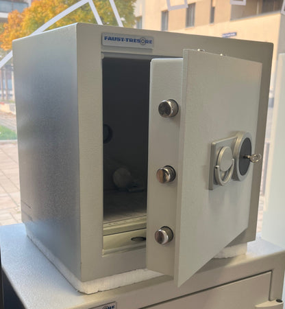 Wertschutz- und Möbeltresor Siegerland 0 45/4