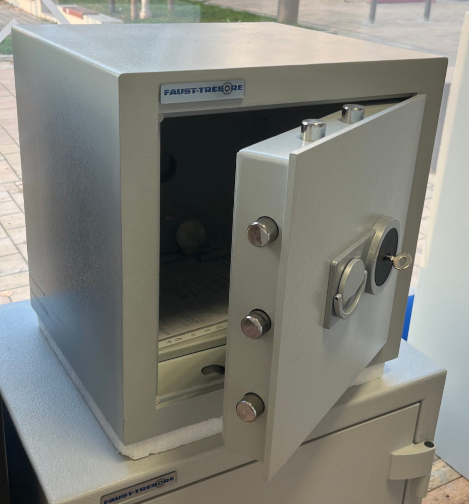 Wertschutz- und Möbeltresor Siegerland 0 45/4